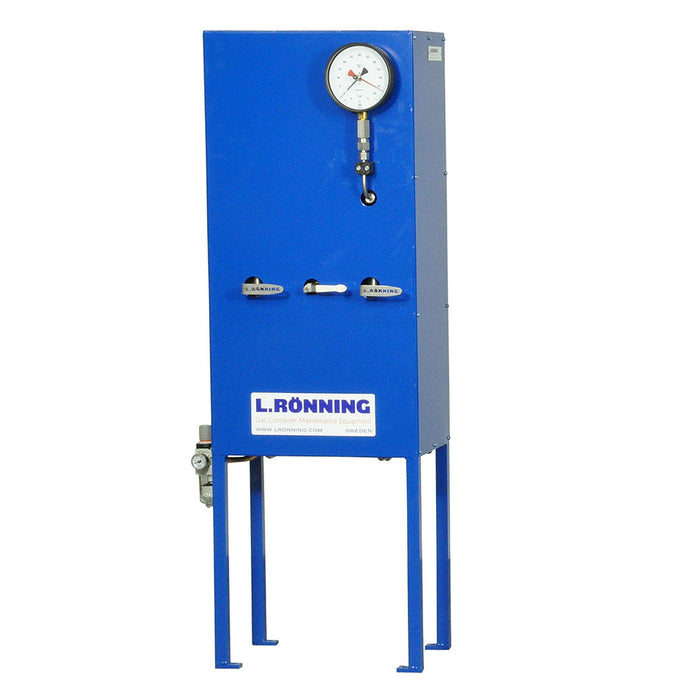 Pressure testing pump for 450 bar